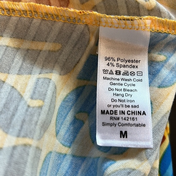 NEW LuLaRoe Madison Skirt USA Print Medium - Picture 8 of 9